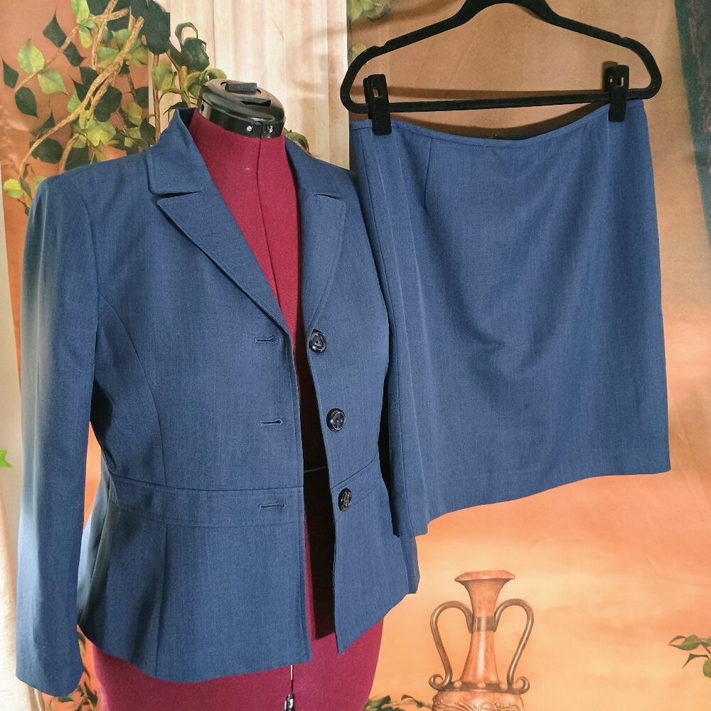 EUC Kasper Sz12 Petite Blue 2-Piece Skirt Suit Set Professional Business Career